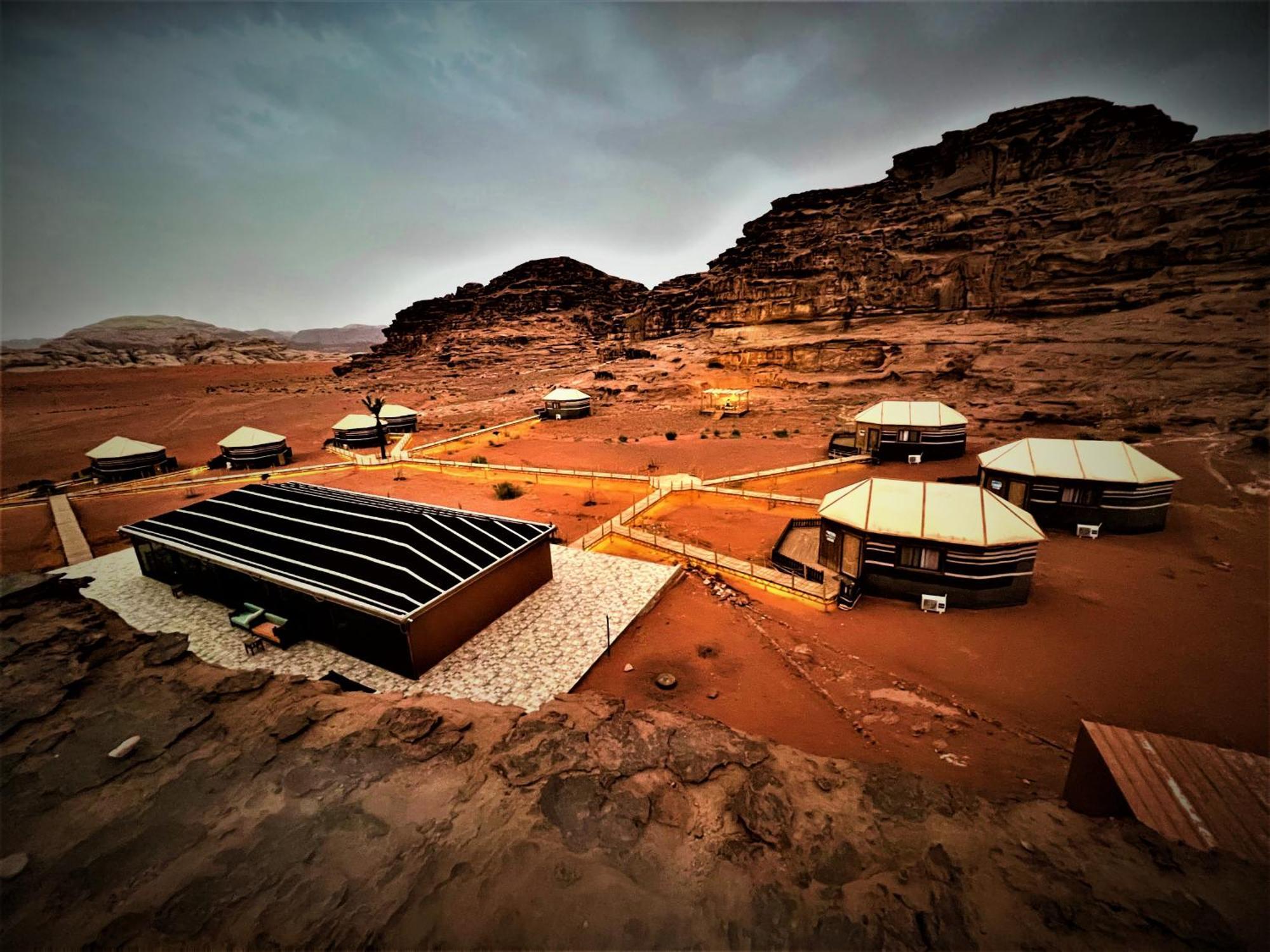 The Villas - Bedouin Boutique Resort Вади Рум Екстериор снимка