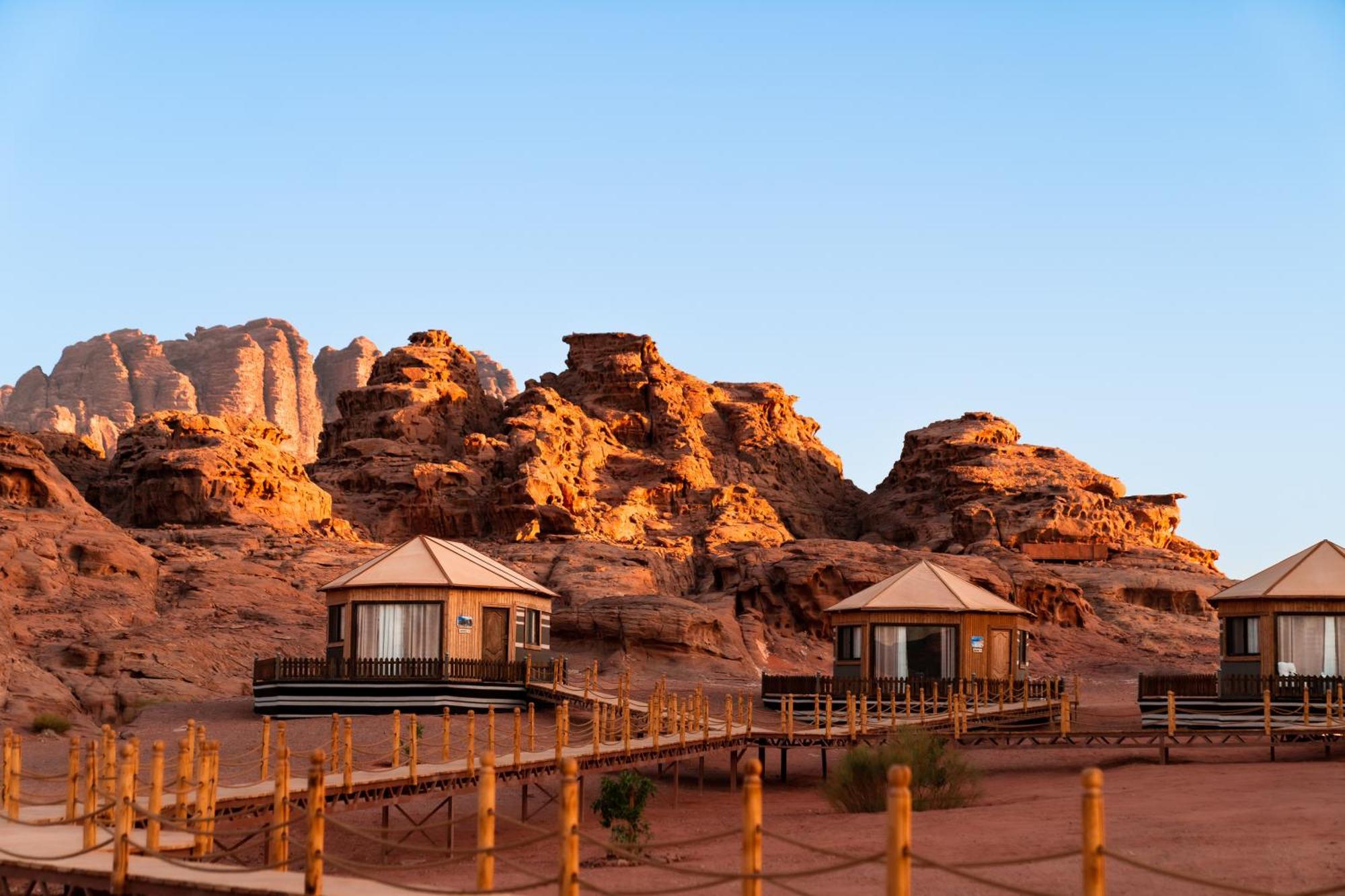The Villas - Bedouin Boutique Resort Вади Рум Екстериор снимка